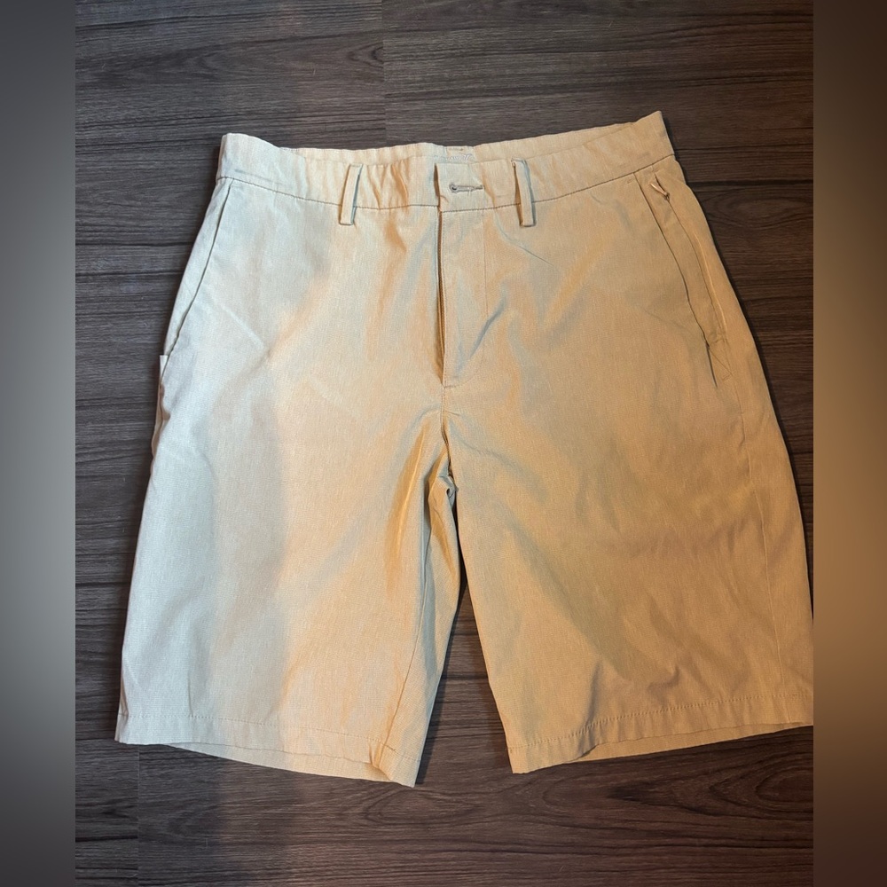 Old Navy Tan Flat Front Shorts sz 30